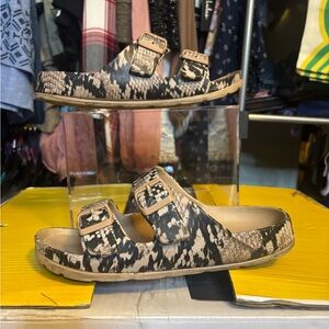 Chic Snakeskin Pattern Sandals